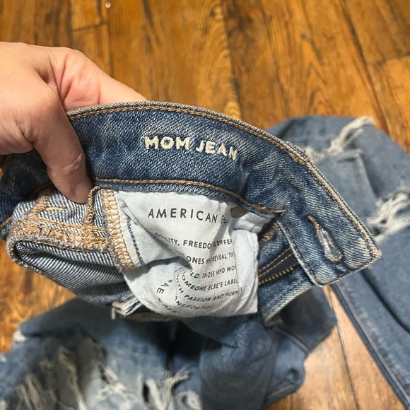 Mom Jean - Picture 4 of 4